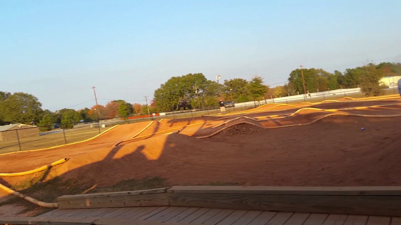 S&B RC Speedway - YouTube