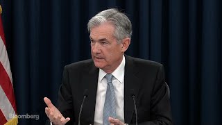 Powell Says FOMC Is Trying to Take the Middle Ground on Rates