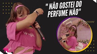 Kamylinha afirmando não ter gostado do perfume Wepink da Virgínia Fonsenca