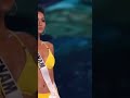 H'Hen Niê với những bước catwalk vô cùng uyển chuyển và tự tin trên sân khấu Miss Universe 2018