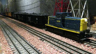 San Diego 3 Railers MTH Santa Fe 44-Tonner short freight train action