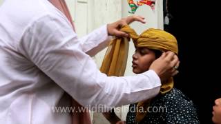 Indian style turban worn by kids in Agra