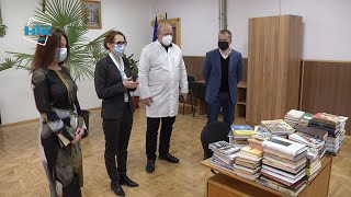 У Коломийський госпіталь ветеранів передали більше сотні книг