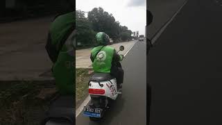 Motor listrik gojek saingan molis grab