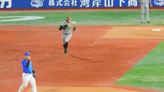 レフト佐野 佐藤輝明の打球を落球し阪神ファンから感謝される