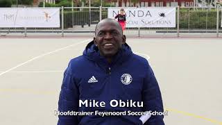 Interview Mike Obiku hoofdtrainer Feyenoord Soccer Schools door M/M Straatvoetbal