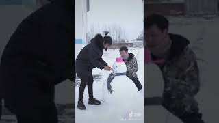 打雪仗