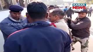 Farmers Protest; Dump Paddy Outside Naveen Nivas | Police Booked Protesting Farmers