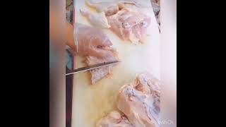 اصولی ترین و راحت ترین روش پاک کردن مرغ فقط تو چند ثانیه😎 clean the chicken