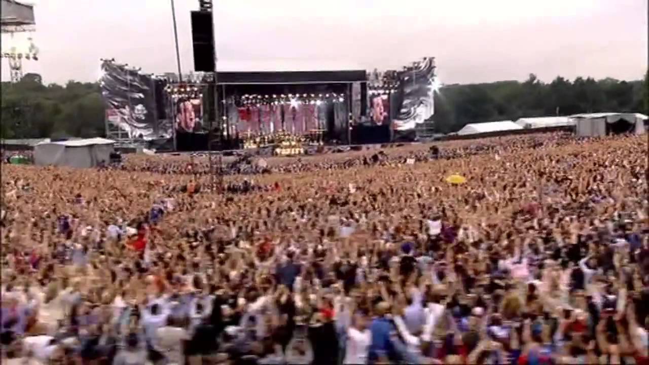 Robbie Williams - Let Me Entertain You - Live At Knebworth - YouTube