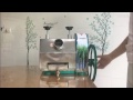 Hand operated commercial sugarcane juice extractor juicer making extracting machine