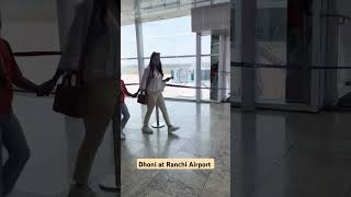 M S Dhoni spotted at Ranchi Airport #dhoni #thala #msdhoni #ranchi #trending #shorts #csk #ytshorts