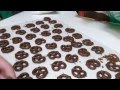 DIY: Yummy Chocolate Covered Pretzels DIY: Yummy Chocolate Covered Pretzels