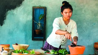 Cooking Local Thai Food: Larb Moo. Thai Pork Salad ลาบหมู