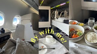 (vlog) 19 tiếng trên máy bay! mukbang và review đồ ăn 😋✈️