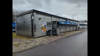 Urpo syö porilaisen Stop cafessa Nurmijärvellä kolmostien varrella