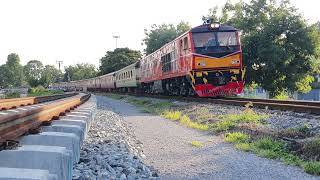 Alsthom 4151ทำขบวน 254 เข้าโค้งบ้านโป่ง ordinary train 254