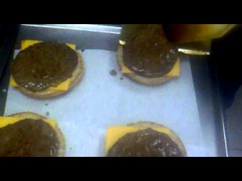 Como Hacer Una Hamburguesa Queso :B!! (McDonald´s) - YouTube