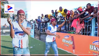 ALIKIBA Alivyoingia Kwa MBWEMBWE kwenye TAMASHA la AZAM FESTIVAL/ Apokelewa kwa SHANGWE