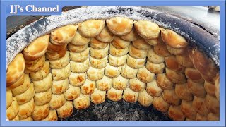 A Delicious Xinjiang-Style Chinese Breakfast: A Charcoal Oven that Can Bake 200 buns | Street food