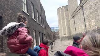 Tower of London walk, beefeater historical story, executions, tower bridge, London tour