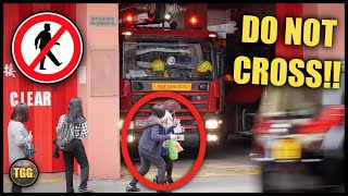 [Hong Kong] Pedestrians in Front of Fire Truck! - Light Rescue \u0026 Hydraulic Platform Responding