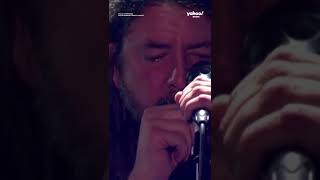 Foo Fighters' Dave Grohl breaks down during emotional Taylor Hawkins tribute concert | #shorts