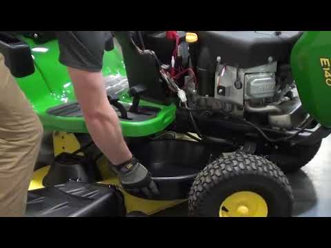 How much oil does a John Deere 100 series take?
