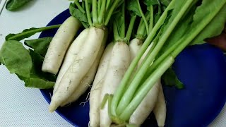 healthy radish keerai poriyal/முள்ளங்கி கீரை பொரியல்