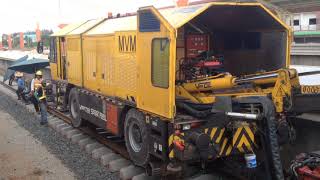 รถบรรทุกที่วิ่งบนรางรถไฟ รถเชื่อมรางรุ่นK355APT ผลิตโดย Plasser\u0026Theurer ประเทศออสเตรีย