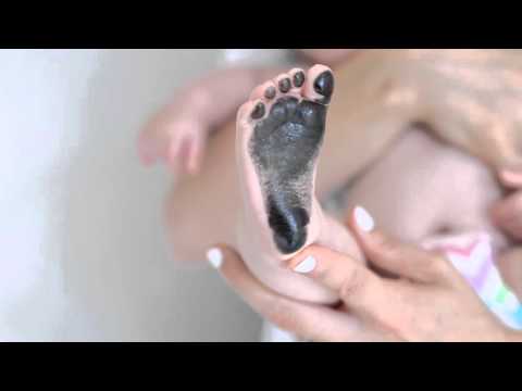 How to Add Footprints to Your Baby Book How to Add Footprints to Your Baby Book