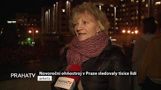 Novoroční ohňostroj v Praze sledovaly tisíce lidí