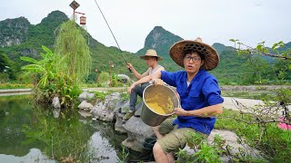 小伙學習壯鄉小莫的釣魚方法，拿十幾斤玉米粉打窩，收穫果然勁爆！【農夫茗程】