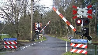 Spoorwegovergang Wierden // Dutch railroad crossing