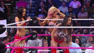 (720pHD): WWE SmackDown! 11.01.13: Divas Tag Team Match