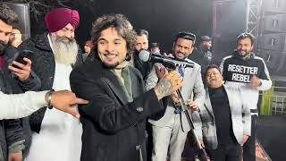 ਅੱਖਾਂ ਚ ਨਜ਼ਾਇਜ ਵਿਕਦੀ, ਕੁੜੀ ਕੂੰਜ ਵਰਗੀ 🎶🎶 Hassan Manak Live | Angrej Ali | Simran Khan Music All Team