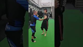 Muay Thai meets Tai Chi Push Hands - Pro Fighter Maximillion Chen ☯️🤜 #clinch #taichi #mmafighter