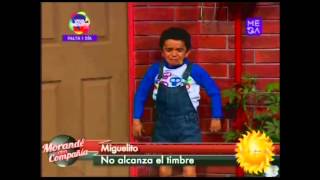 Miguelito no alcanza a tocar el timbre en \