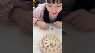 和孩子一起玩记忆棋，锻炼专注力和颜色认知能力，让孩子越玩越聪明 #益智玩具 #锻炼孩子专注力 #动手动脑