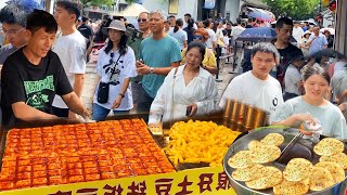 The historic street of Shaoxing, Zhejiang, China, has the most popular local food market