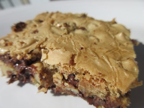 BLONDIE CHOCOLATE CHIP BROWNIES - How to make BLONDE BROWNIES Recipe BLONDIE CHOCOLATE CHIP BROWNIES - How to make BLONDE BROWNIES Recipe