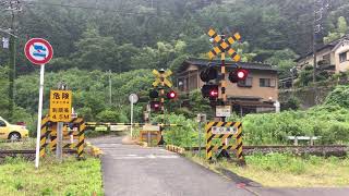 JR御殿場線の踏切（山北ー谷峨）神奈川県