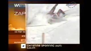 Alpine Skiing - 2002 - Women's Slalom - Sponring crash in Are