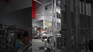 Twisting Lat pulldown valid?