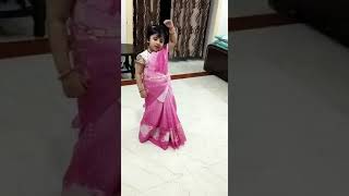 AMAZING DANCE PERFORMANCE BY A LITTLE GIRL ON BINDIYA CHAMKEGI