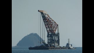 起重機船「さんこう」三庄沖から燧灘へ　令和4年11月16日