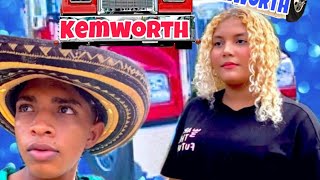 La kemworth tiene al rembe al trote