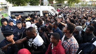 France: Police evict thousands of migrants camped in northern Paris