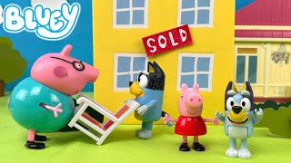 Bluey's New Neighbour Peppa Pig! 🏠 | Pretend Play with Bluey Toys | Bunya Toy Town