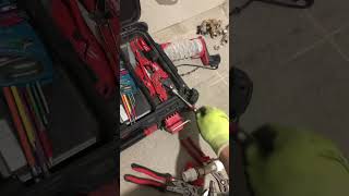 Инструмент сантехника (прикол) #сантехник #plumbing #milwaukee #tools #смешно